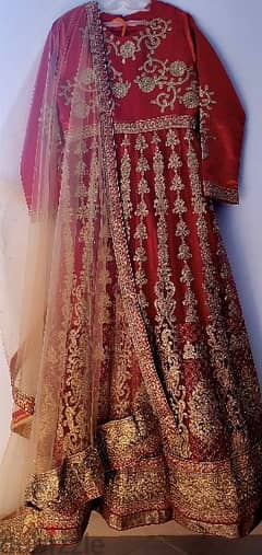 gergous indian dress/ morrocan caftan/ pretty gold dress