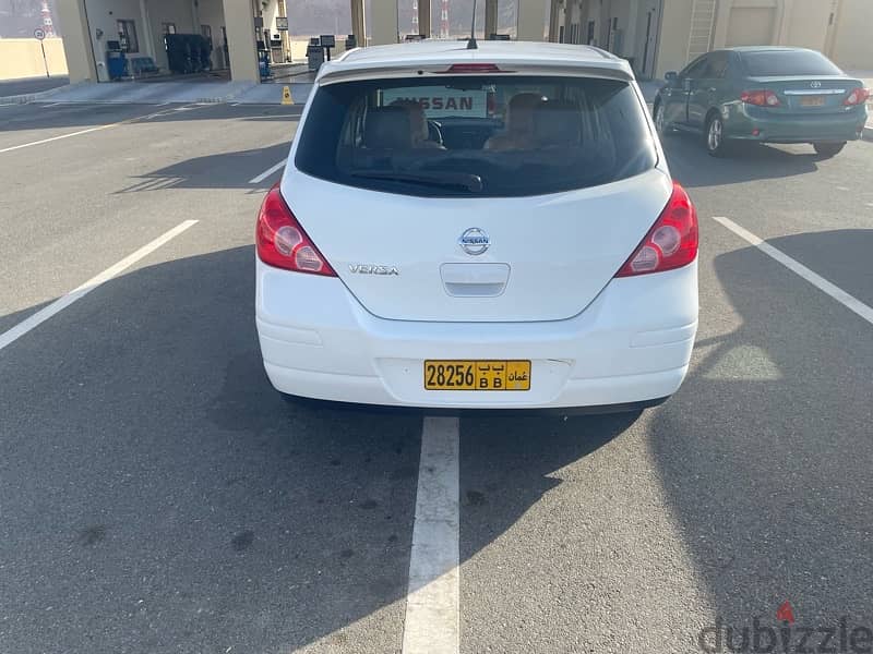 Nissan Versa 2012 4