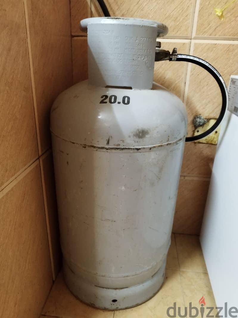 Fridge, air fryer, stove, gas cylinder, vacuum 4