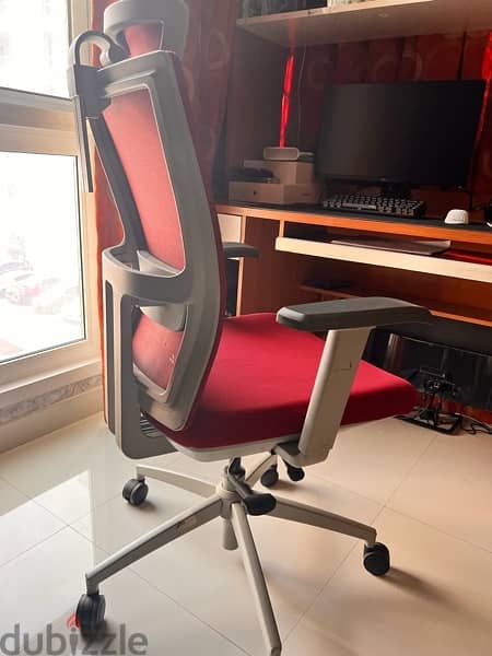 Study Table and Office Chair 5