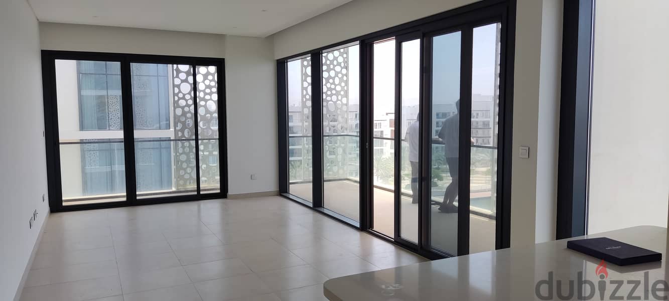 The most luxurious 2 bedroom apartment in Al Mouj 0