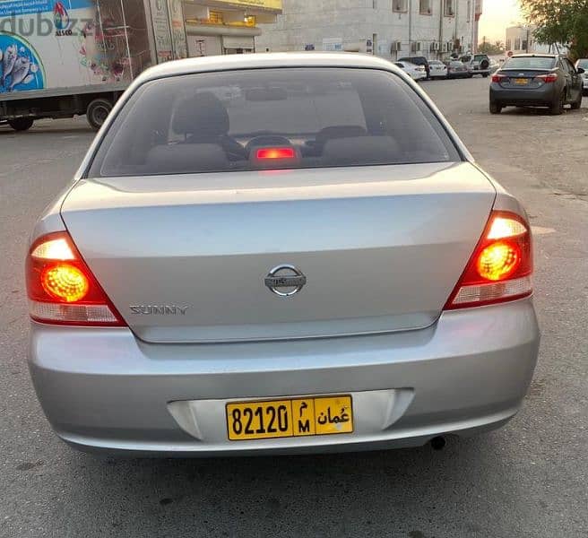 Nissan Sunny 2010 2