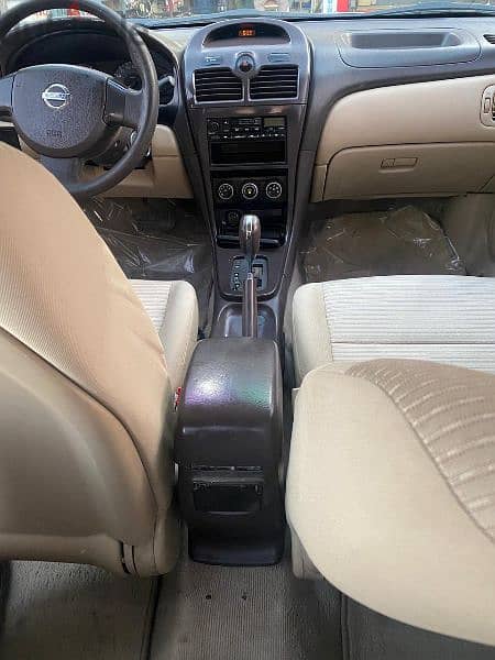 Nissan Sunny 2010 5