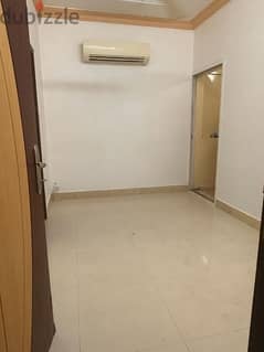 غرفه وحمام بالعذيبه بجوار مطعم باب شرق 92033531