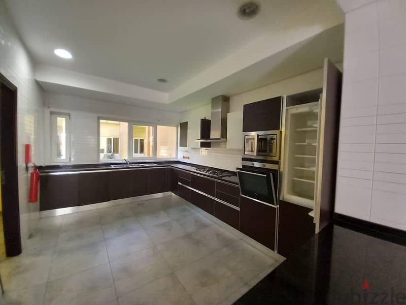 4+1 Bed room villa for rent at M. Q. 8