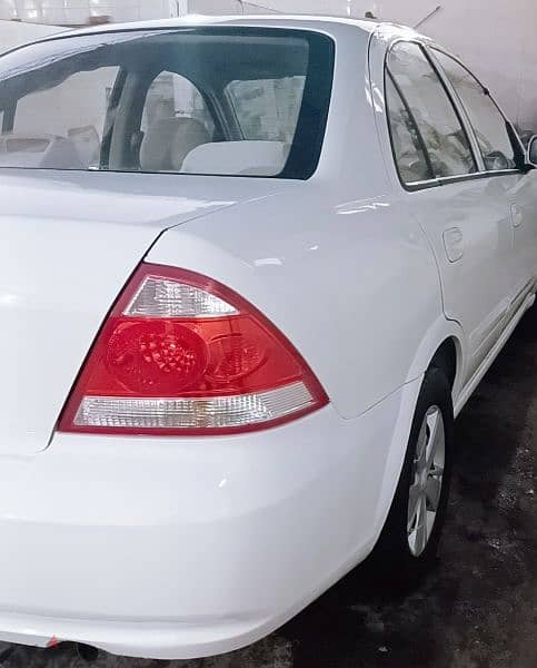 Nissan Sunny 2011 1