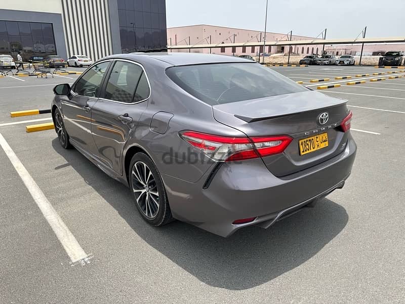 Toyota Camry 2018 3