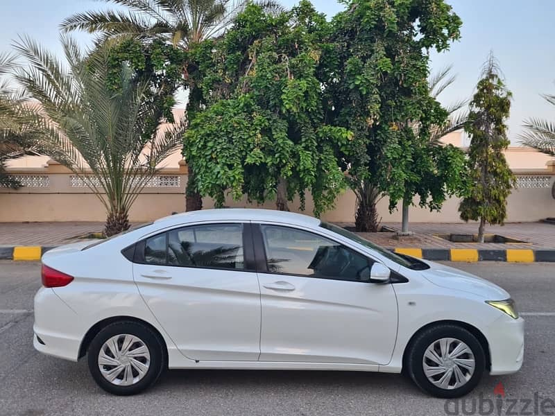 Honda city 2018 oman car 1500 cc 4