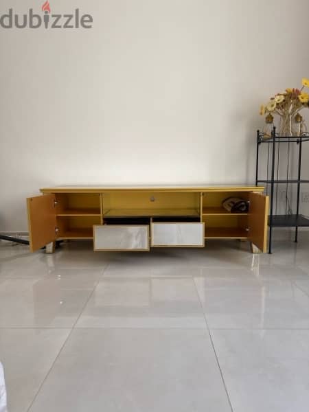 Used mirror design TV table 2