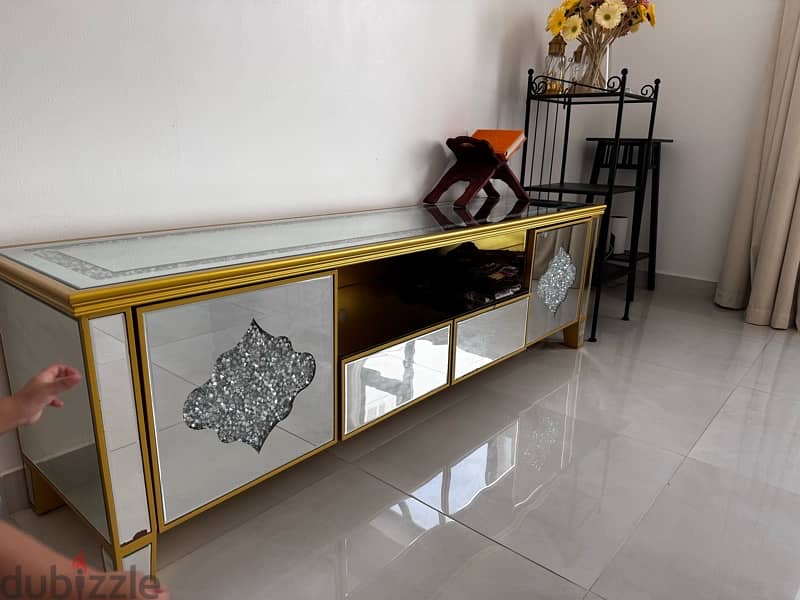 Used mirror design TV table 4