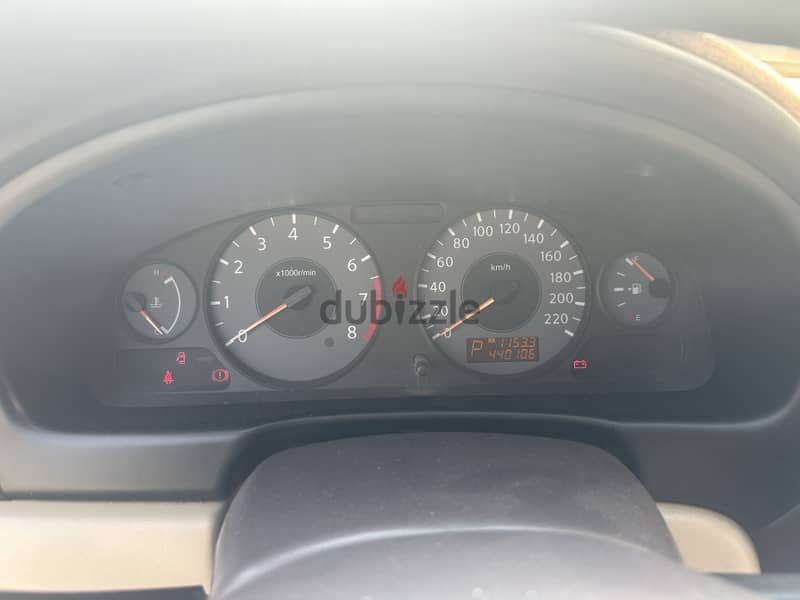 Nissan Sunny 2011 9