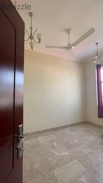 فيلا جميلة للايجار في العامرات villa for rent in Al Amerat 5