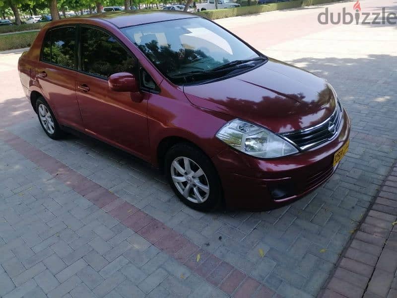 Nissan Tiida 2011 3