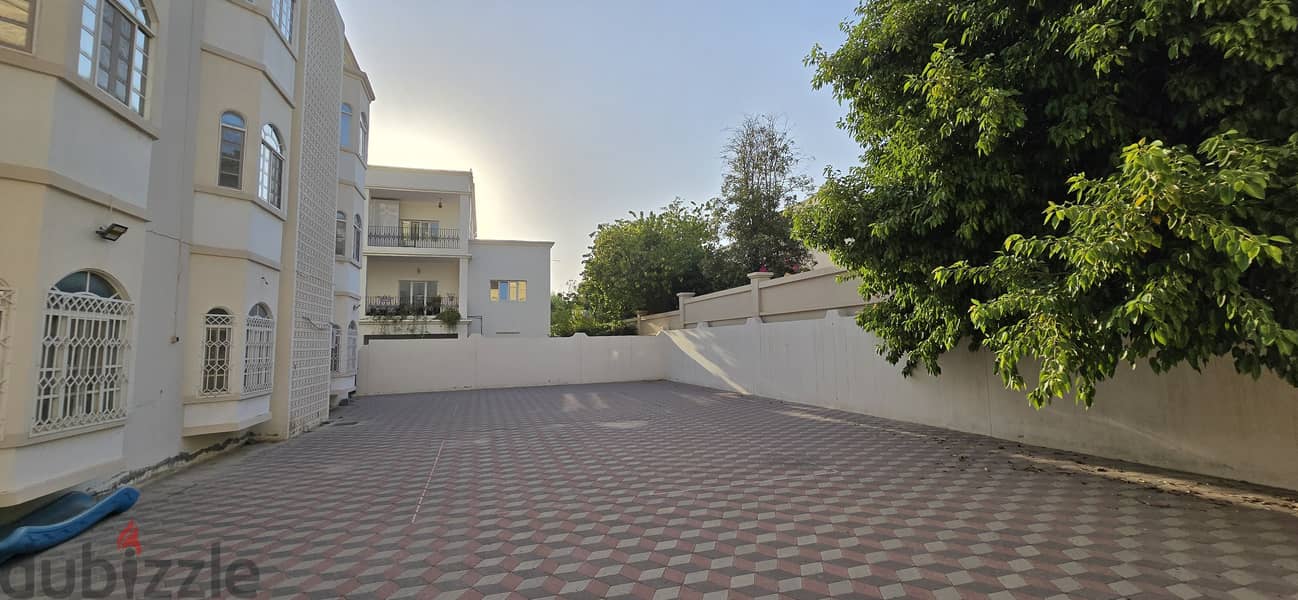 Spacious 3-Bedroom Penthouse with Terrace Near Azaiba Beach and 18th 1