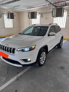 **2019 Jeep Cherokee Latitude**