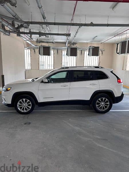 **2019 Jeep Cherokee Latitude** 2