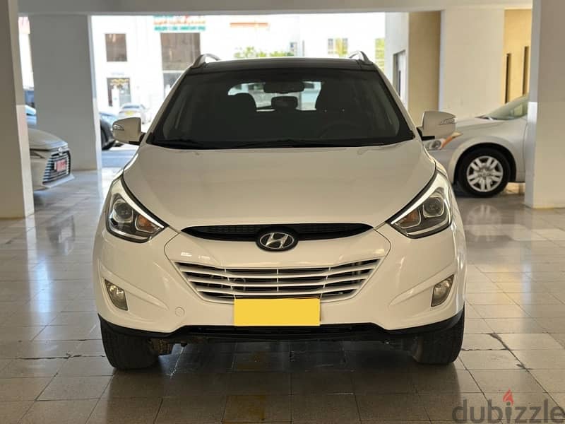 Hyundai Tucson 2015 oman car 138000 km serviced by agency 4