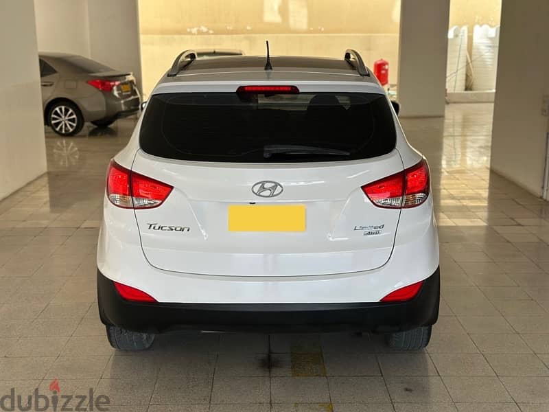 Hyundai Tucson 2015 oman car 138000 km serviced by agency 11