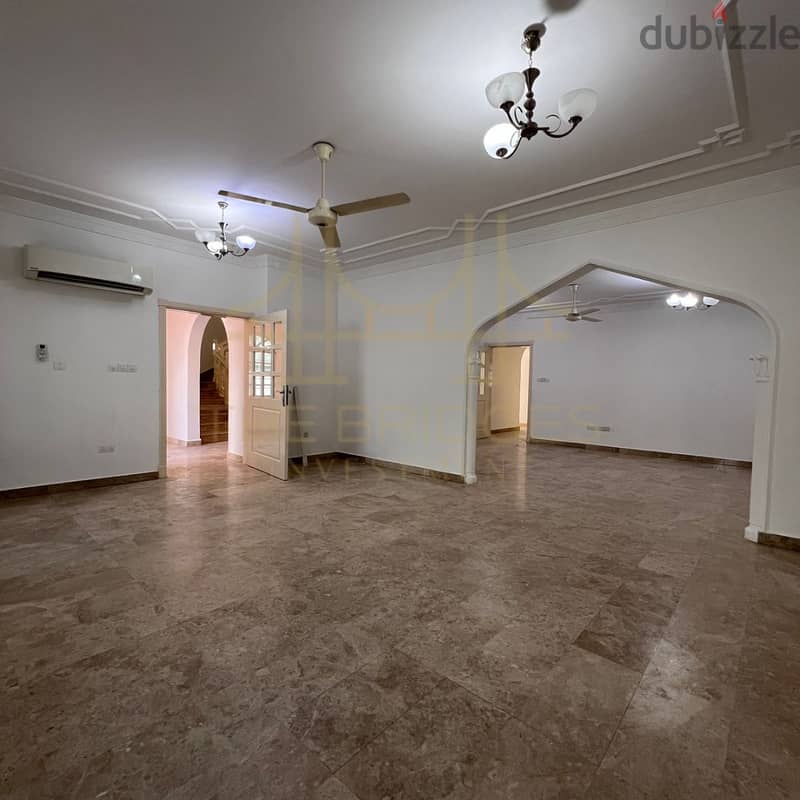 Renovated 5 Bedroom Villa for Rent in Madinat Qaboos 1