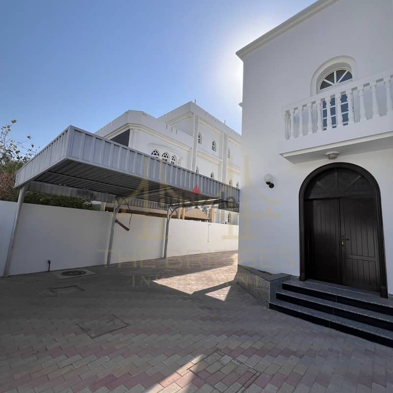 Renovated 5 Bedroom Villa for Rent in Madinat Qaboos 9