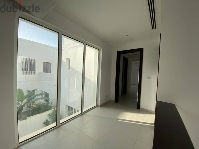 4 Bedroom Villa for Rent in Al Mouj 7