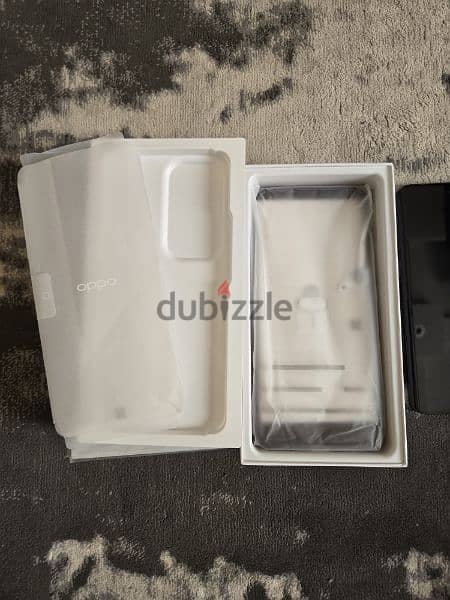 Oppo Reno 12 256gb 12gb almost new condition 2