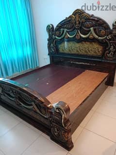 kink size bed na 6 doors cupboard for sale