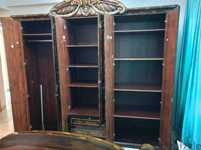 kink size bed na 6 doors cupboard for sale 3