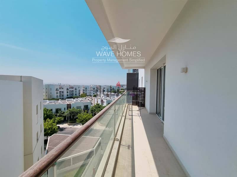 Bright & Modern 2 BHK Apartment in The Gardens, Al Mouj 6