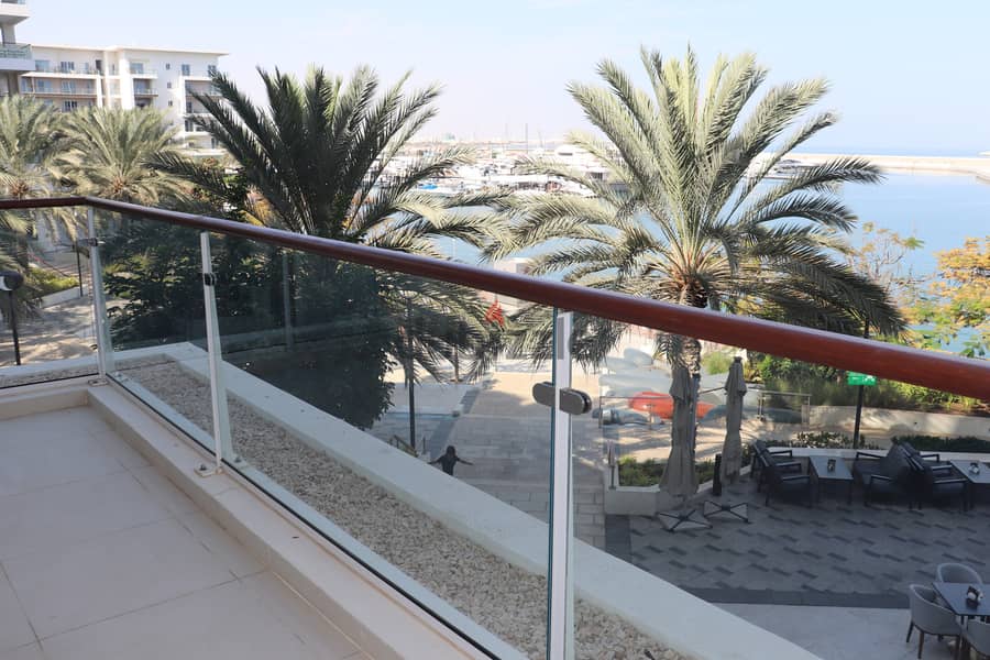 Marina View 2 Bedroom apartment for Sale in Al Mouj 4