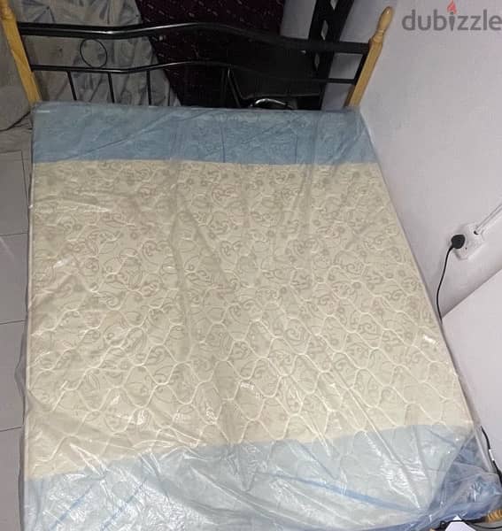 QUEEN SIZE BED AND MATRESS FOR SALE - immediate sale 0