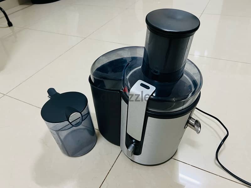 Philips juicer 700W 1