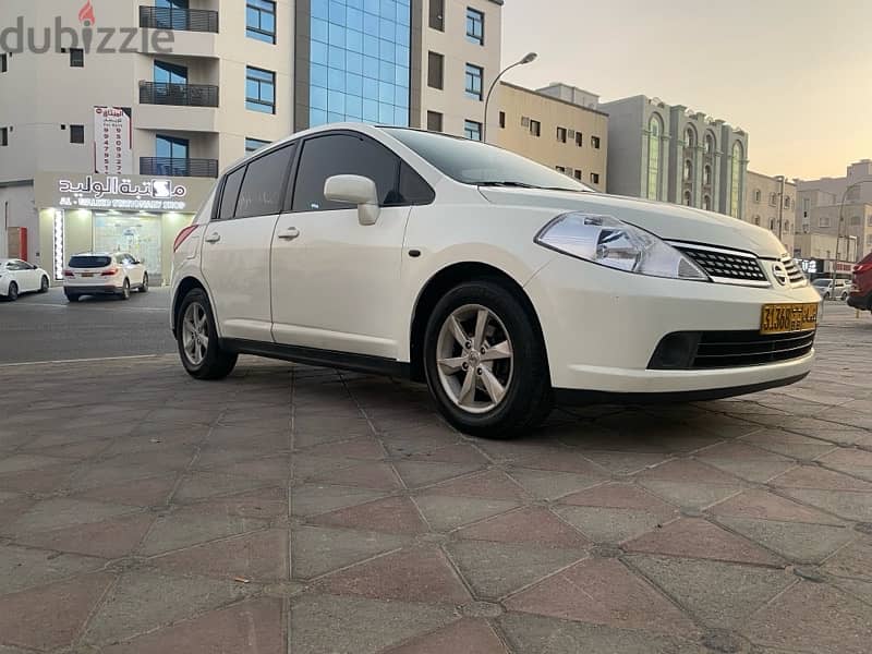 Nissan Tiida 2008 . . 1.6  whatsapp 94612541 9