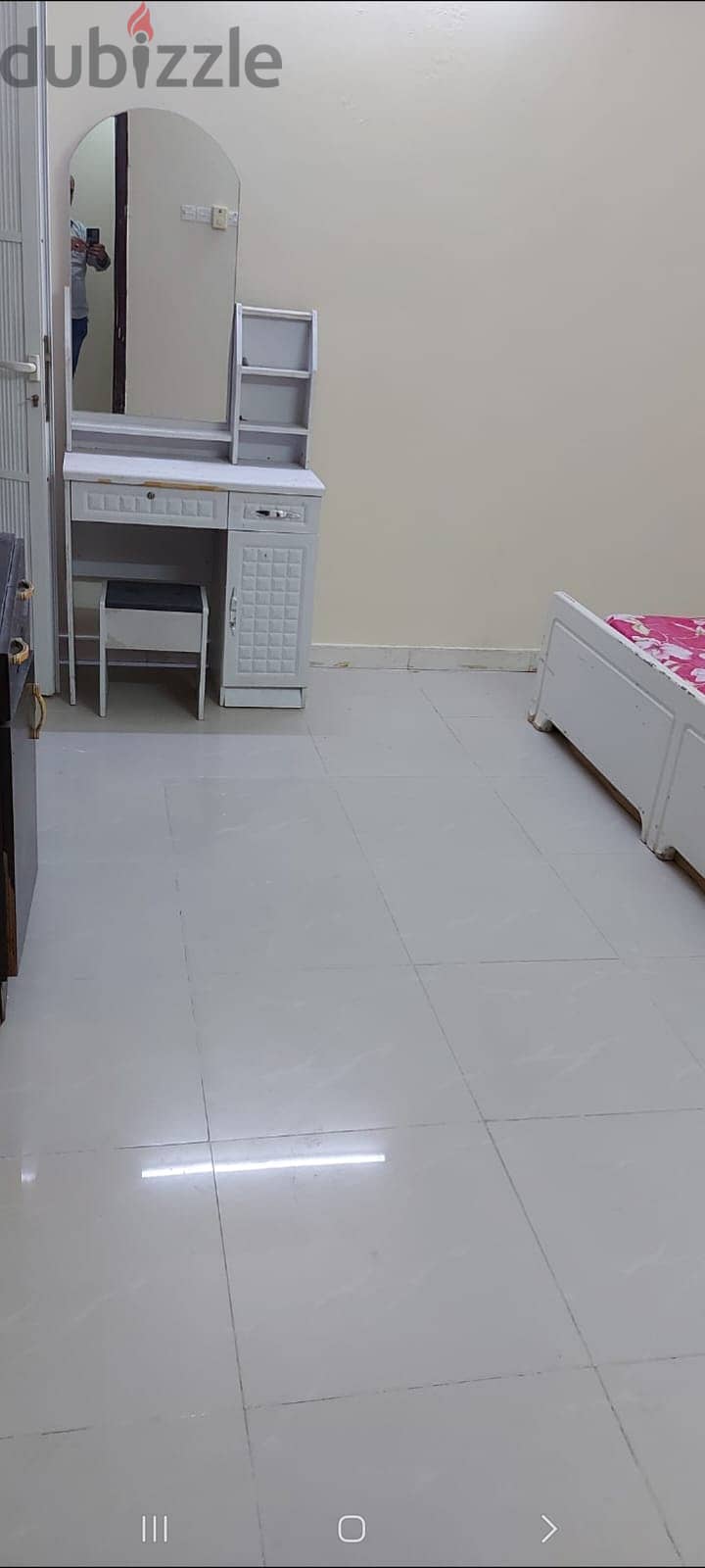 1bhk for rent at Khuwair near London cleaning 1