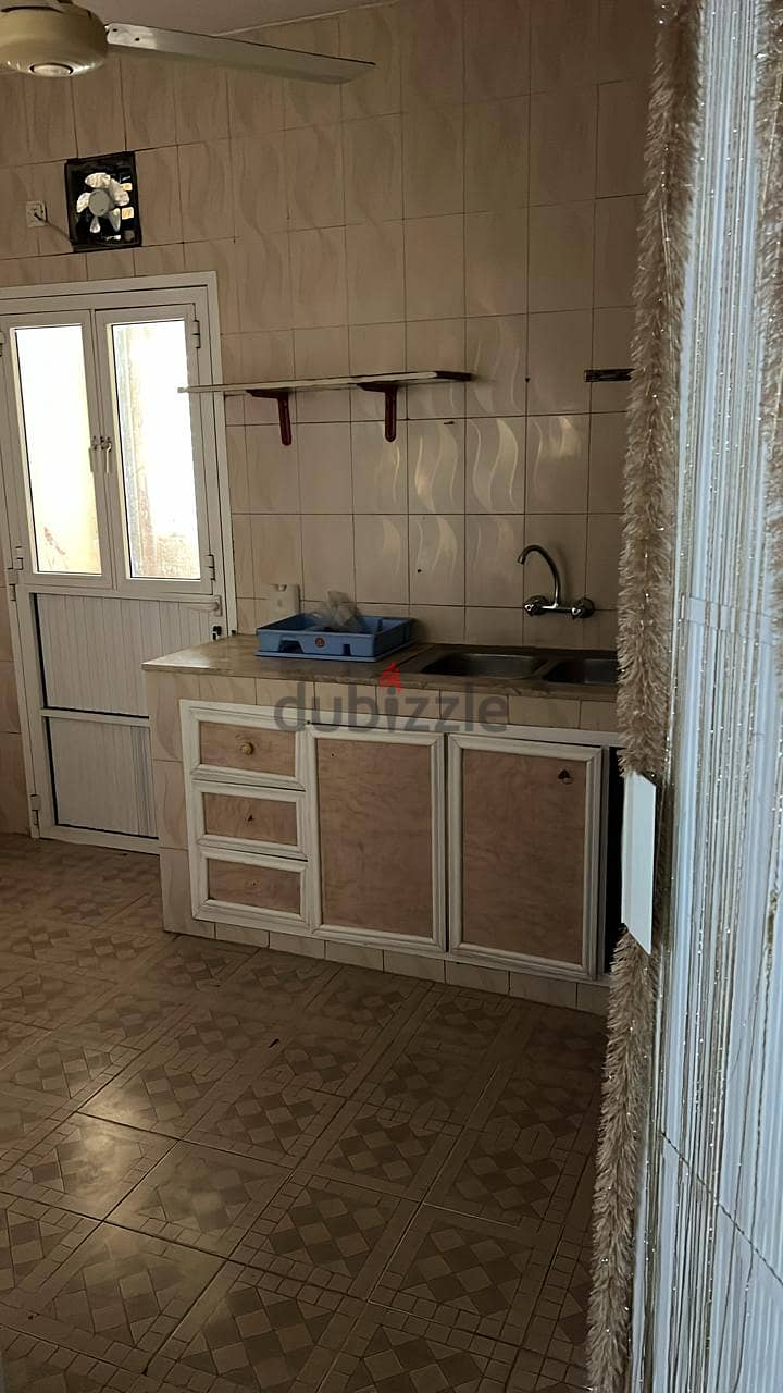 1bhk for rent at Khuwair near London cleaning 6