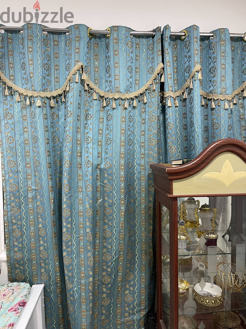 2 pieces curtains with rods 0