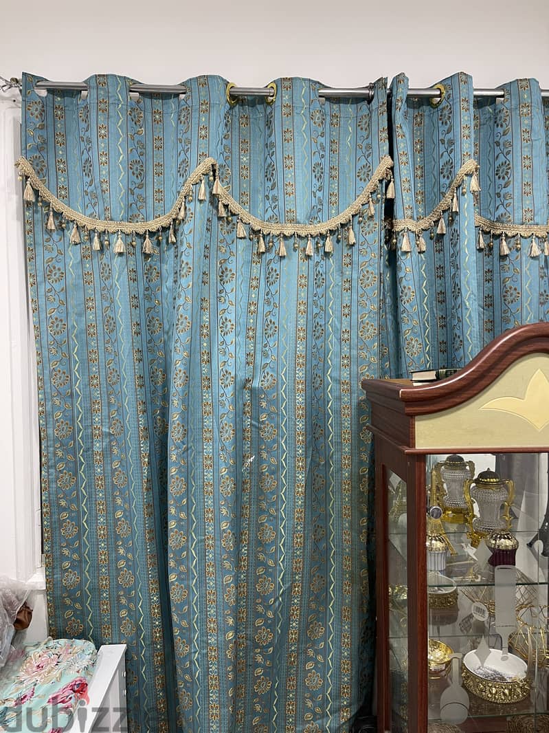 2 pieces curtains with rods 1