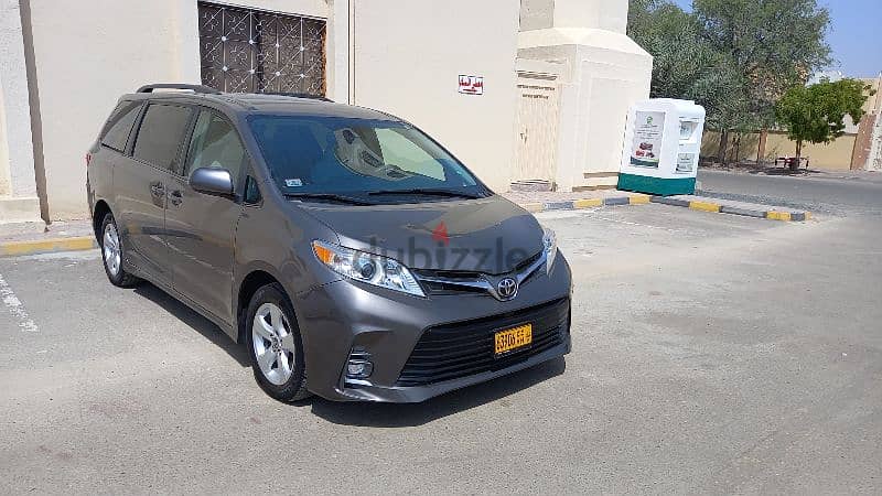 Toyota Sienna 2018 1