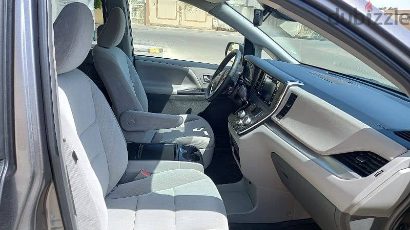 Toyota Sienna 2018 3