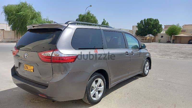 Toyota Sienna 2018 4