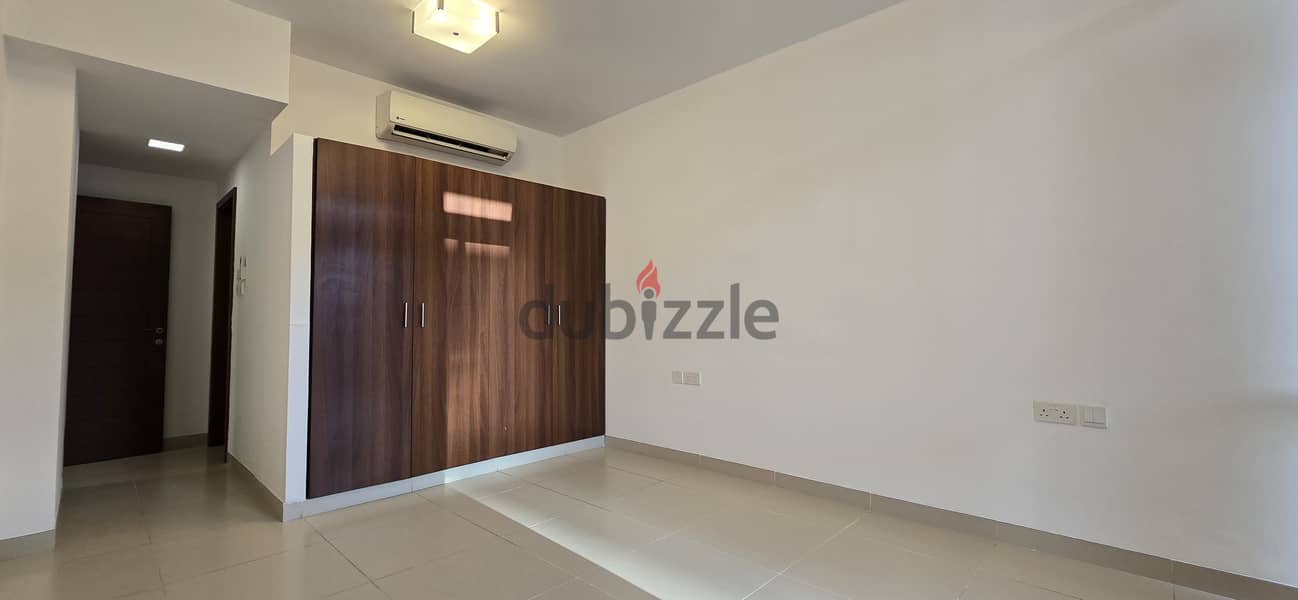 Luxurious 2BHK Penthouse in Muscat Hills With Plunge Pool 4