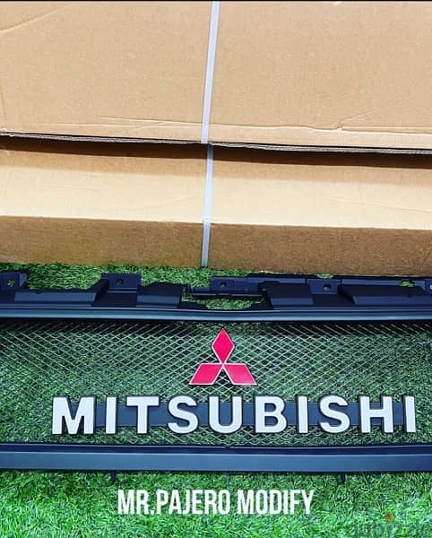 Mitsubishi Pajero sports mesh grill ( NEW ) 3