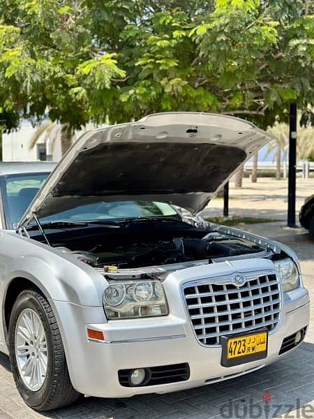 Chrysler 300 2010 6