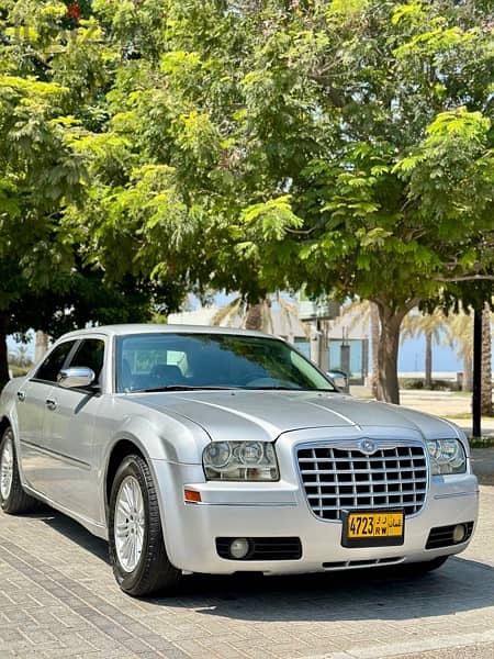 Chrysler 300 2010 8