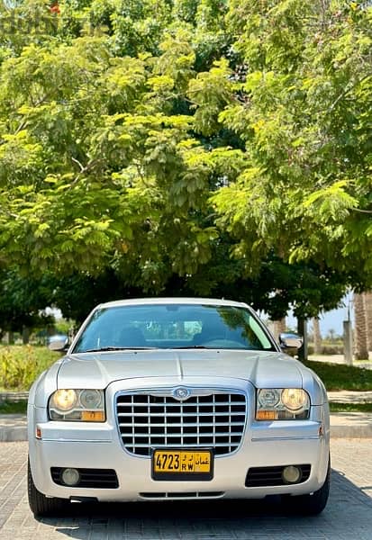 Chrysler 300 2010 13