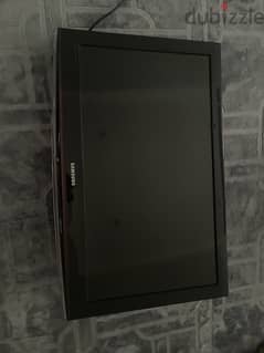 a samsung tv in a good condition very clean / تلفزيون سامسونج نضيف جدا