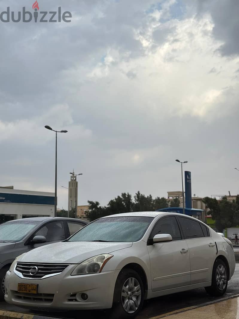 Nissan Altima 2011 4