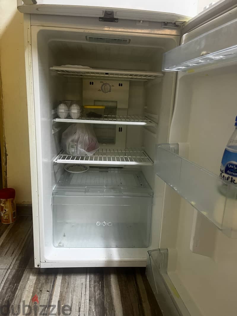 Refrigerator excellent working condition 2