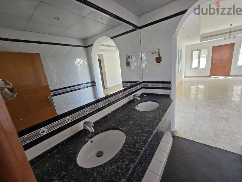 very beautiful  house in qurum near signle PD0 saih al maleh 10