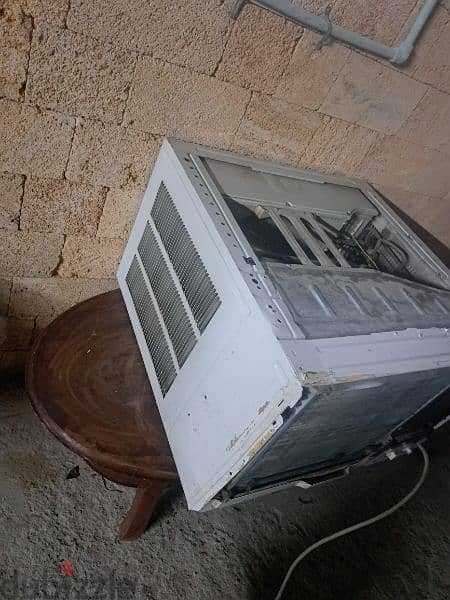 Ac 1.5 ton good working condition 3